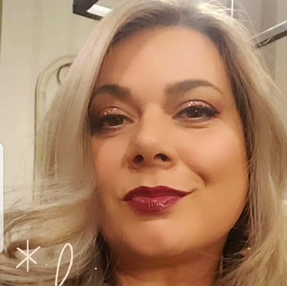 Meet your Posher, Alex - Picture 1 of 1